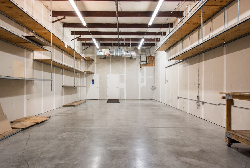 More Photos Of 130 Seaboard Ln, Franklin Flex For Sale