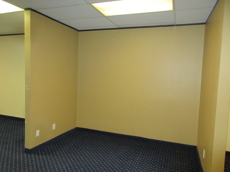 More Photos Of 2200 E 104th Ave, Thornton Office For Lease