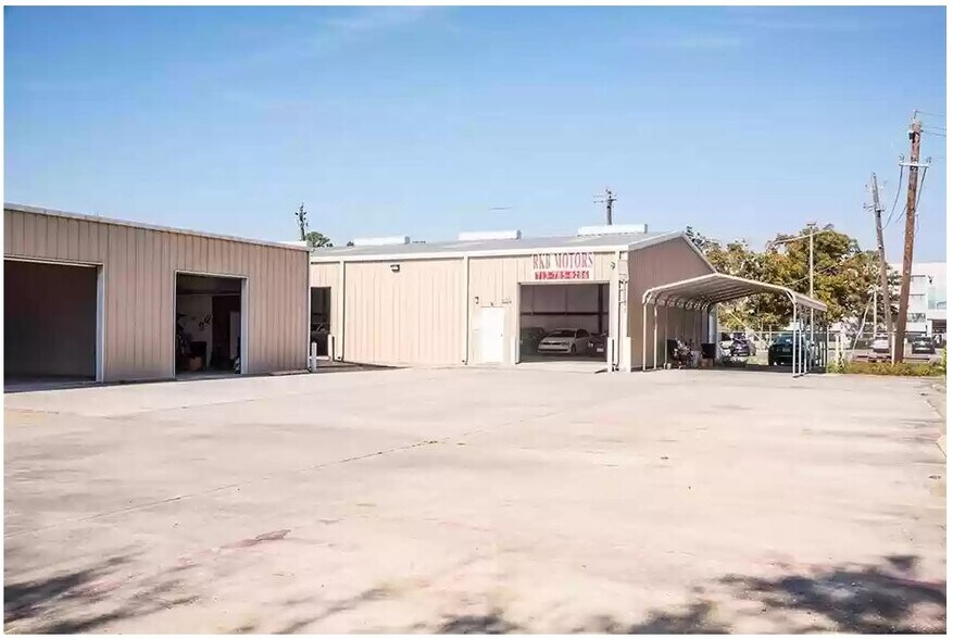 More Photos Of 9108-9110 Clarkcrest St, Houston Showroom For Lease