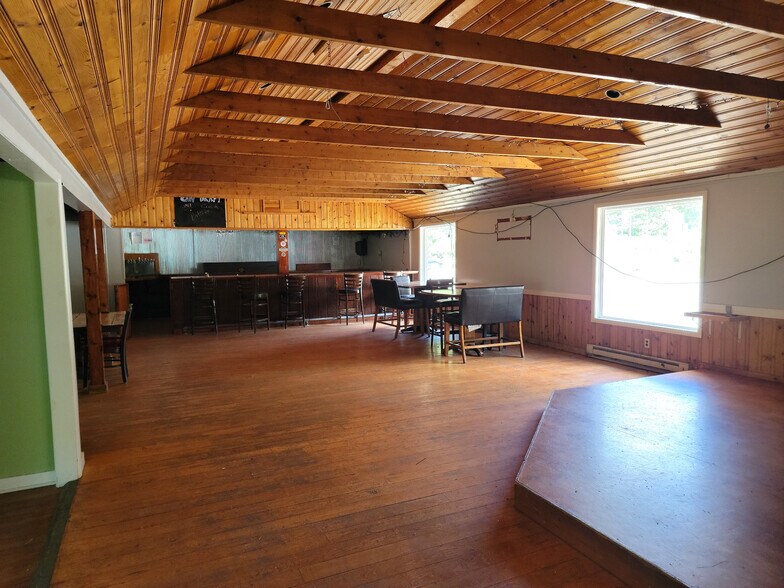 More Photos Of 693 Slaty Fork Rd, Slatyfork Restaurant For Lease