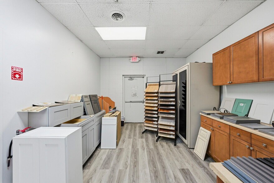 More Photos Of 1245 US 1, Edison Medical For Lease