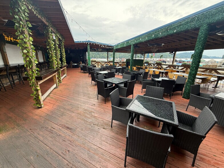 More Photos Of 69 Mont Chateau Rd, Morgantown Restaurant For Sale