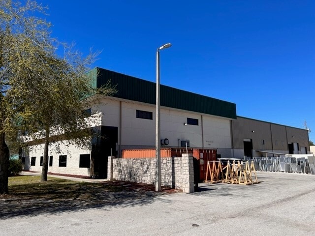 More Photos Of 1842 Gunn Hwy, Odessa Flex For Lease