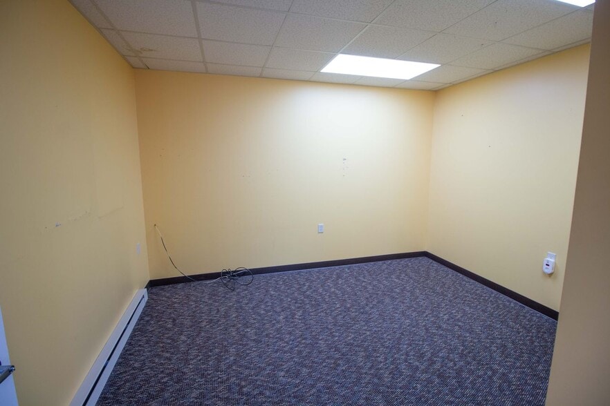 More Photos Of 2626 Central Ave NE, Minneapolis Auto Dealership For Sale