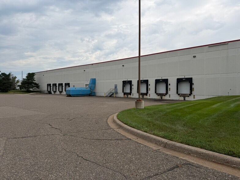 More Photos Of 1101 Lund Blvd, Anoka Warehouse For Sale