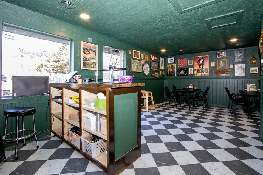 More Photos Of 1315 Cleveland Ave, Ashland General Retail For Sale