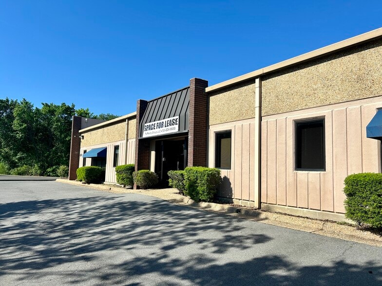More Photos Of 1300 Westpark Dr, Little Rock General Retail For Lease