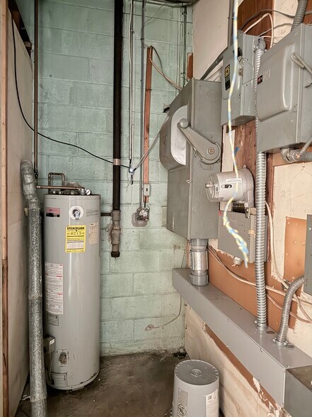 More Photos Of 577 Medford Ave, Patchogue Industrial For Sale