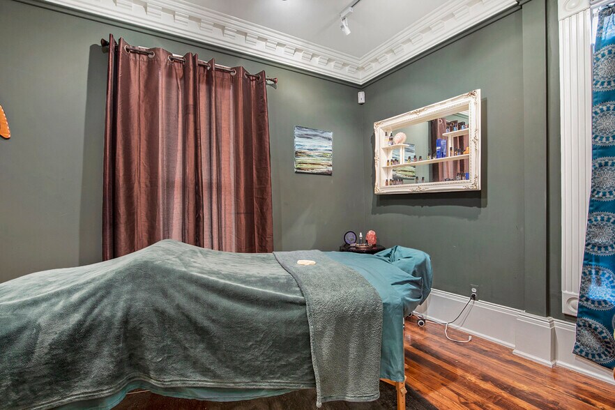 More Photos Of 149 W Saint Clair St, Romeo Medical For Sale