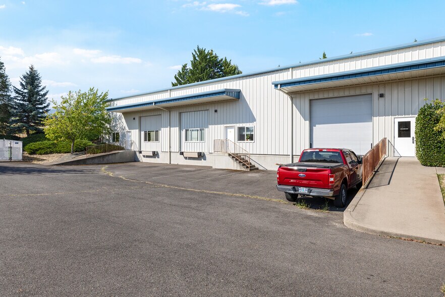 More Photos Of 385-389 Williamson Way, Ashland Flex For Sale