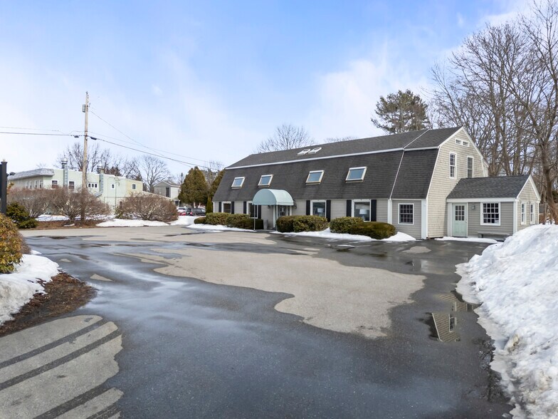 More Photos Of 2049 Post Rd, Wells Storefront Retail Office For Sale