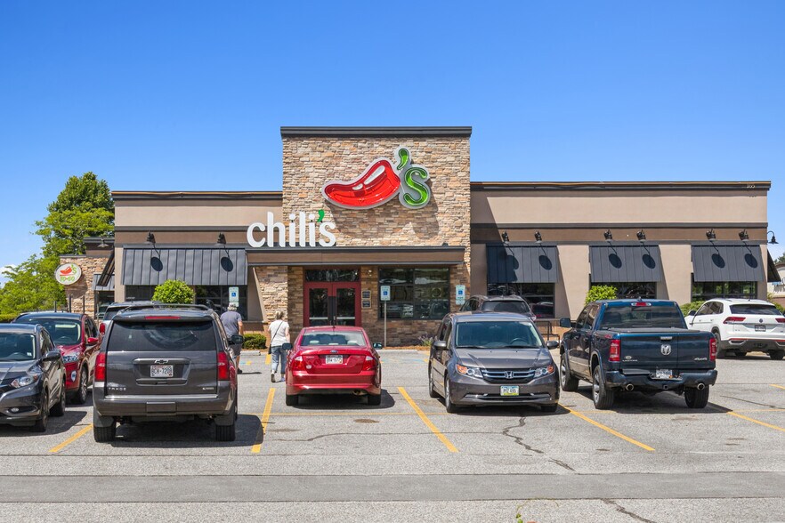 More Photos Of 165 Crossroads Dr, Plover Restaurant For Sale
