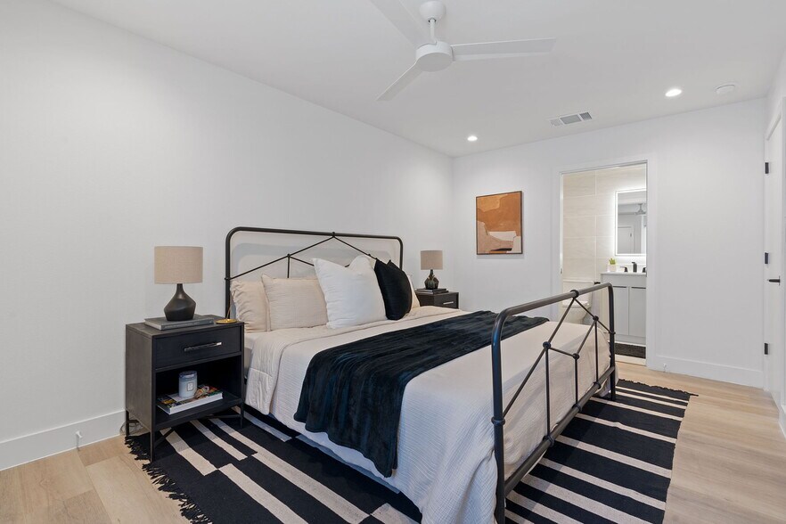 More Photos Of 1901 Albury Cv, Austin Specialty For Sale