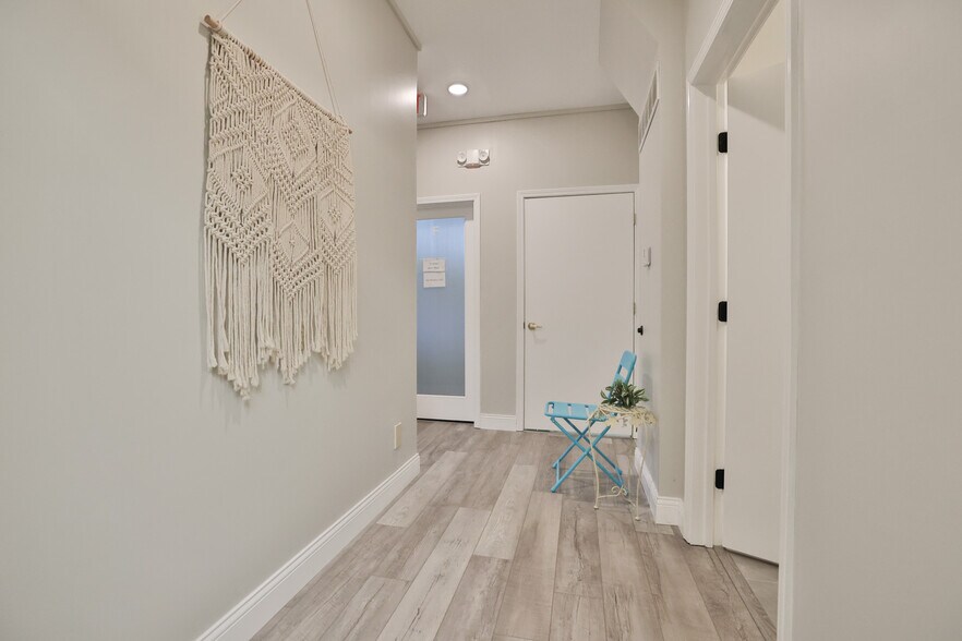 More Photos Of 340 S Fillmore St, Edwardsville Office For Lease