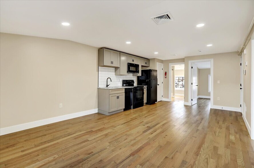 More Photos Of 241 S 5th St, Reading Apartments For Sale