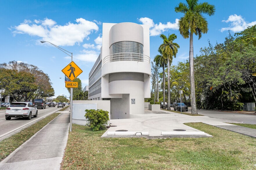 More Photos Of 2424 S Dixie Hwy, Coconut Grove Loft Creative Space For Sale