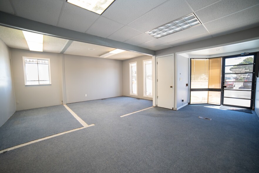 More Photos Of 1201 W Lincoln Ave, Yakima Office For Sale