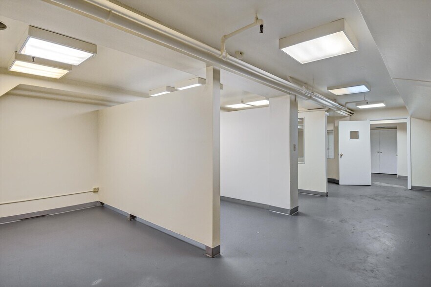 More Photos Of 263-265 Golden Gate Ave, San Francisco Storefront Retail Office For Lease