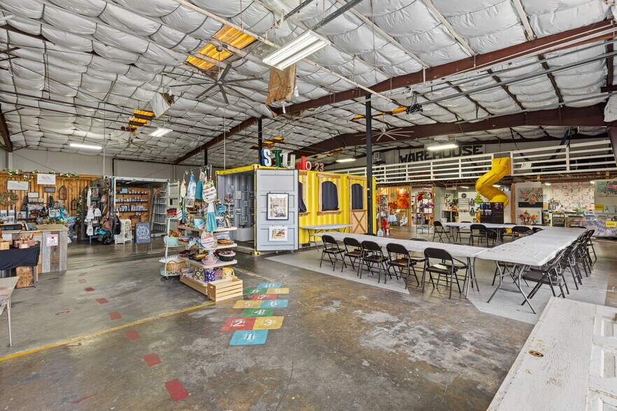 More Photos Of 333 E College St, Florence General Retail For Sale