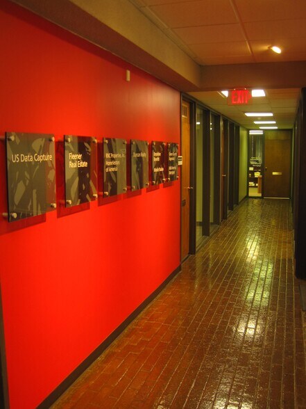 More Photos Of 1703 E Skelly Dr, Tulsa Office For Lease