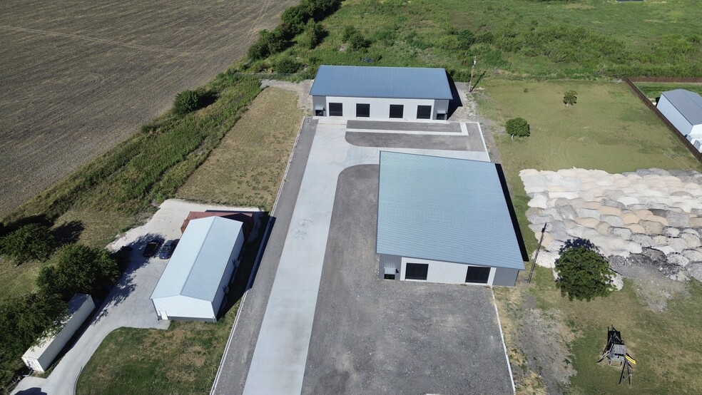 More Photos Of 1158 County Road 108, Hutto Warehouse For Lease