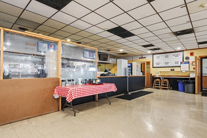 More Photos Of 552 Rt-104, Ontario Restaurant For Sale