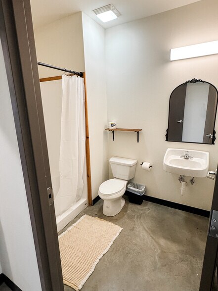 More Photos Of 76 Sunset Ln, Oak Ridge Lodge Meeting Hall For Lease