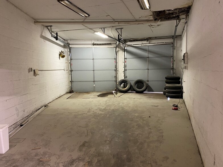 More Photos Of 1650 Cass St, Fort Wayne Warehouse For Sale