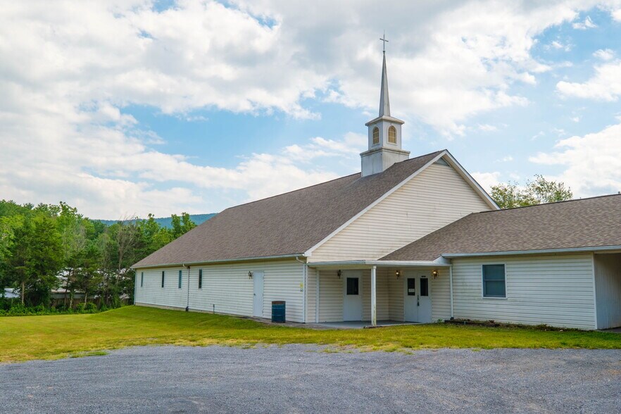 More Photos Of 5700 Edinburg Gap Rd, Fort Valley Religious Facility For Sale