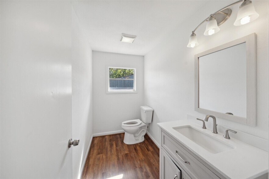 More Photos Of 12284 FM 3083 Rd, Conroe Office For Sale