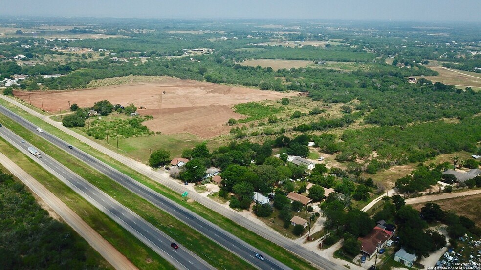 More Photos Of 17171 Interstate 35 S, Atascosa Land For Sale
