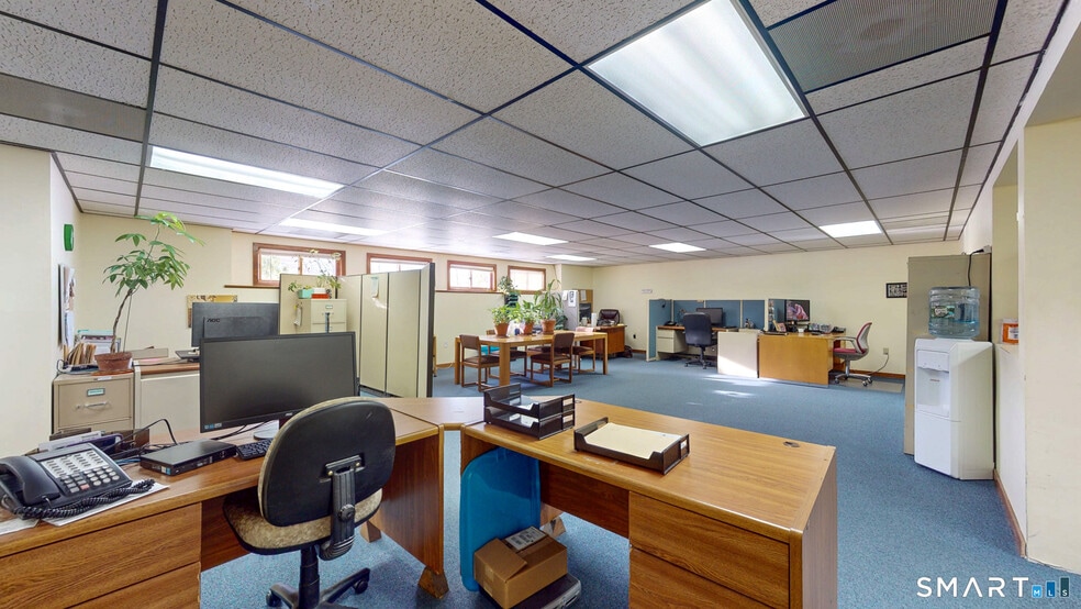 More Photos Of 160 Oak St, Glastonbury Office For Sale