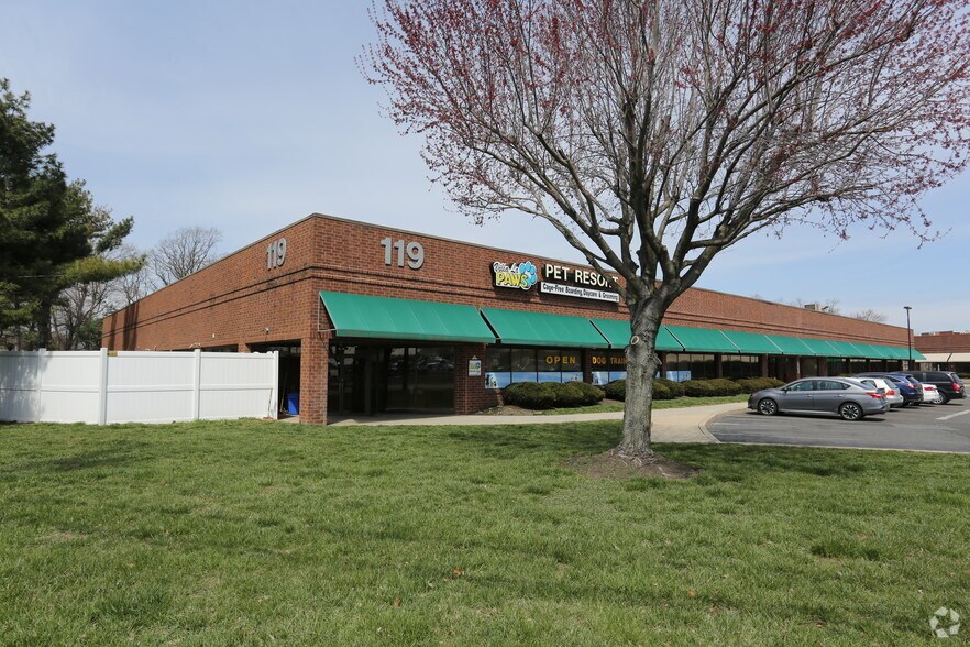 More Photos Of 119 E Kings Hwy, Maple Shade Township Light Distribution For Lease