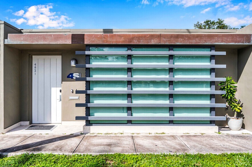 More Photos Of 4621 Ponce De Leon Blvd, Coral Gables Office For Sale