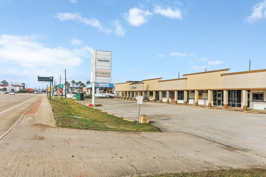 Primary Photo Of 2622 NASA Rd 1, Seabrook Unknown For Lease