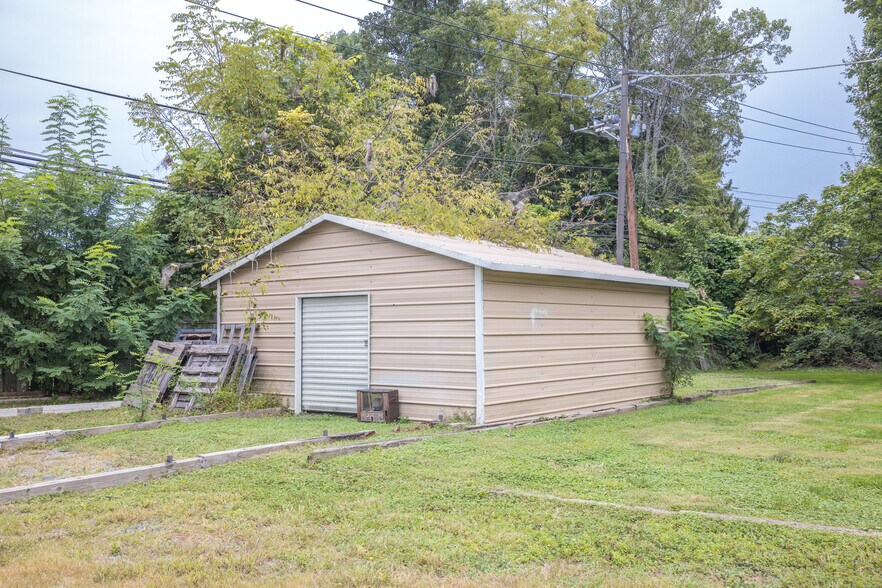 More Photos Of 913 Olney Sandy Spring Rd, Sandy Spring Office Residential For Sale