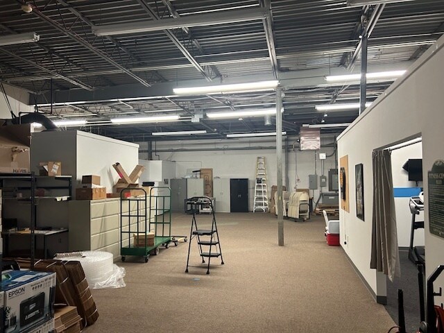 More Photos Of 470 Maryland Dr, Fort Washington Light Distribution For Lease