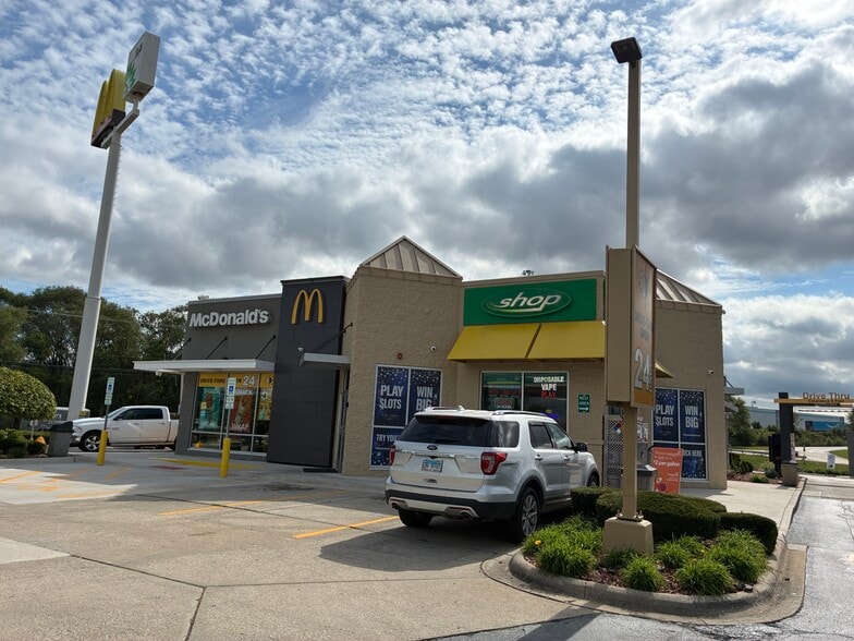 More Photos Of 24061 W Eames St, Channahon Service Station For Sale