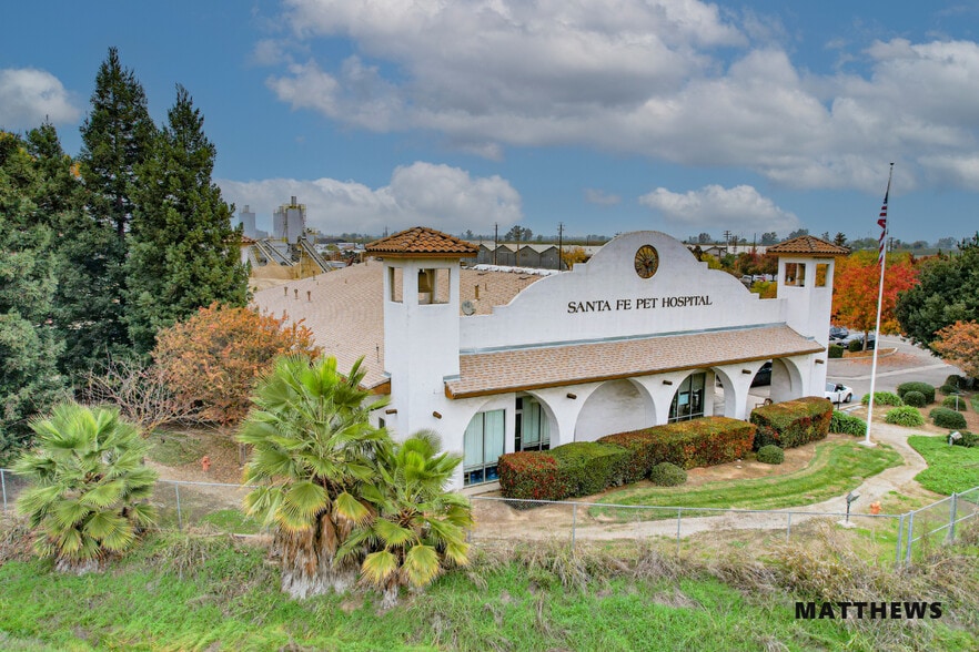 Primary Photo Of 3113 Beachwood Dr, Merced Medical For Sale