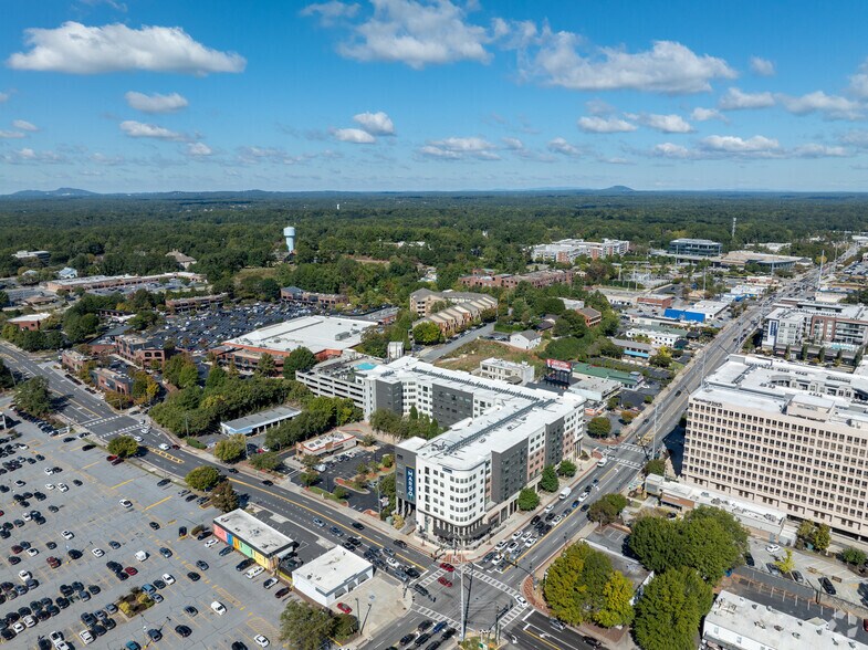 More Photos Of 6050 Roswell Rd NE, Sandy Springs Apartments For Lease