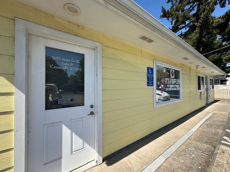 Primary Photo Of 945 Alder Dr N, Salem Office For Lease