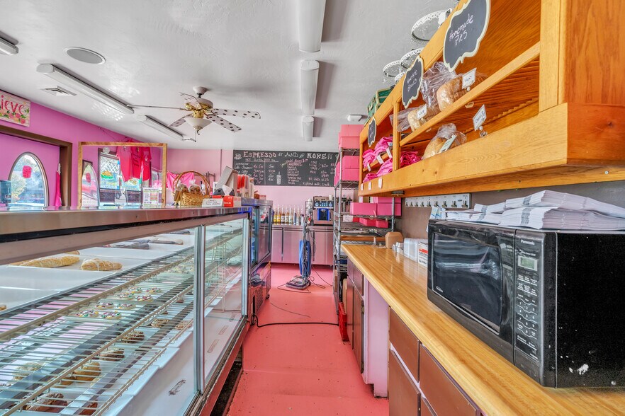 More Photos Of 7778 Highway 42, Egg Harbor Restaurant For Sale