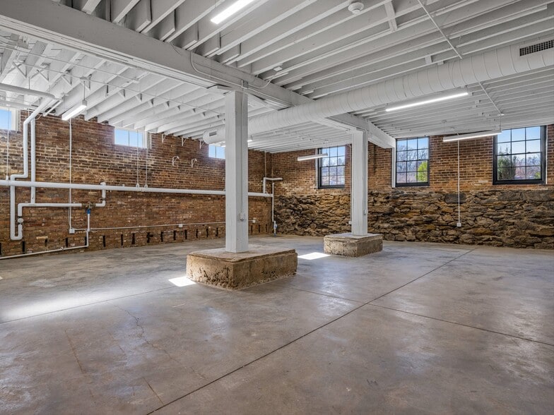 More Photos Of 170 Lyman St, Asheville Office For Lease
