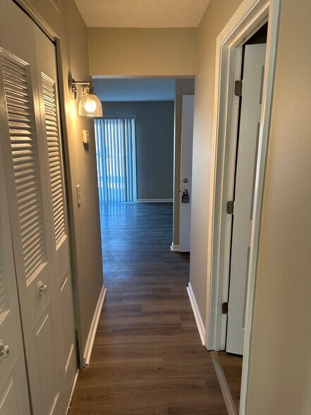 More Photos Of 412 Woodcreek Dr, Radcliff Apartments For Sale