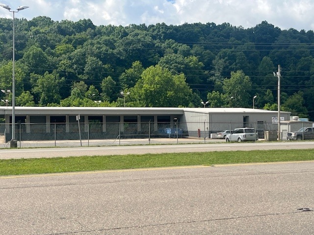 Primary Photo Of 3365 E Stone Dr, Kingsport Truck Terminal For Sale