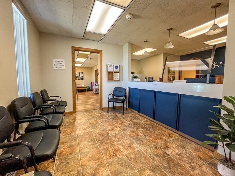 More Photos Of 2001 7th St, Rapid City Office For Sale