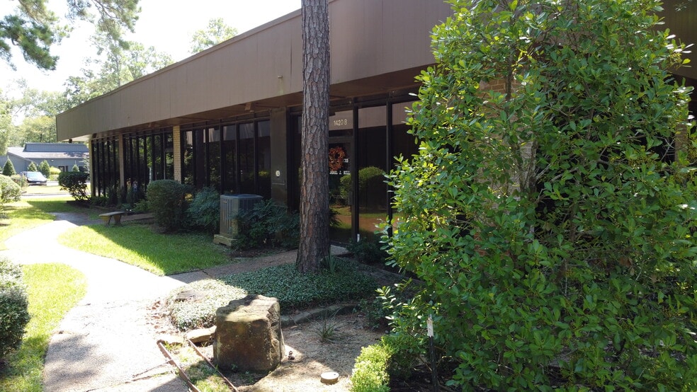 Primary Photo Of 1420 Stonehollow Dr, Humble Office For Sale