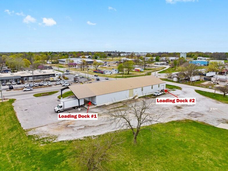 More Photos Of 721 N 2nd St, Rogers General Retail For Lease