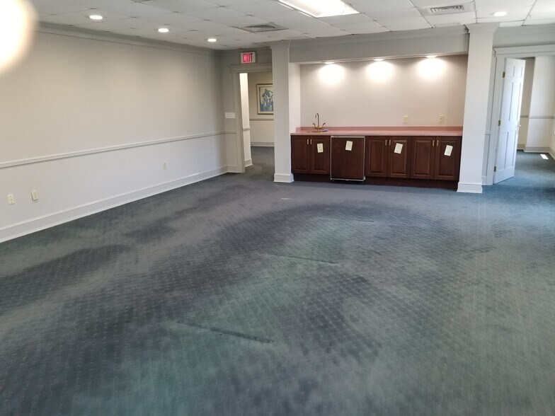 More Photos Of 365 Main St, Watertown Office For Sale