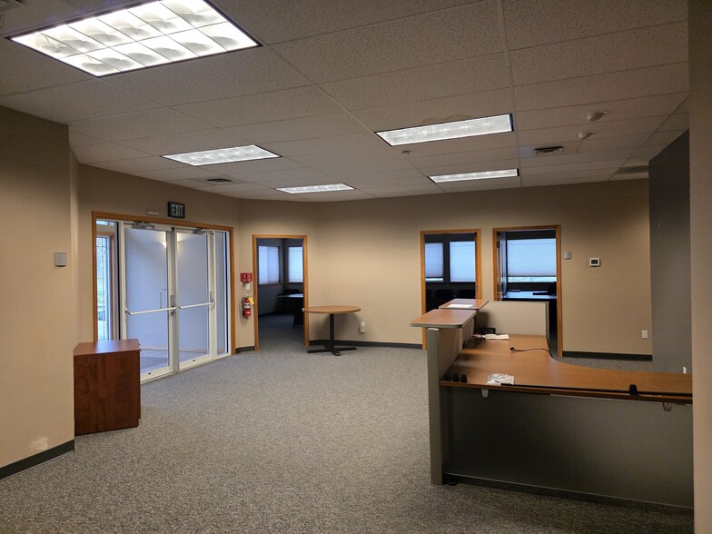 More Photos Of 2805 Saint Andrews Loop, Pasco Office For Lease